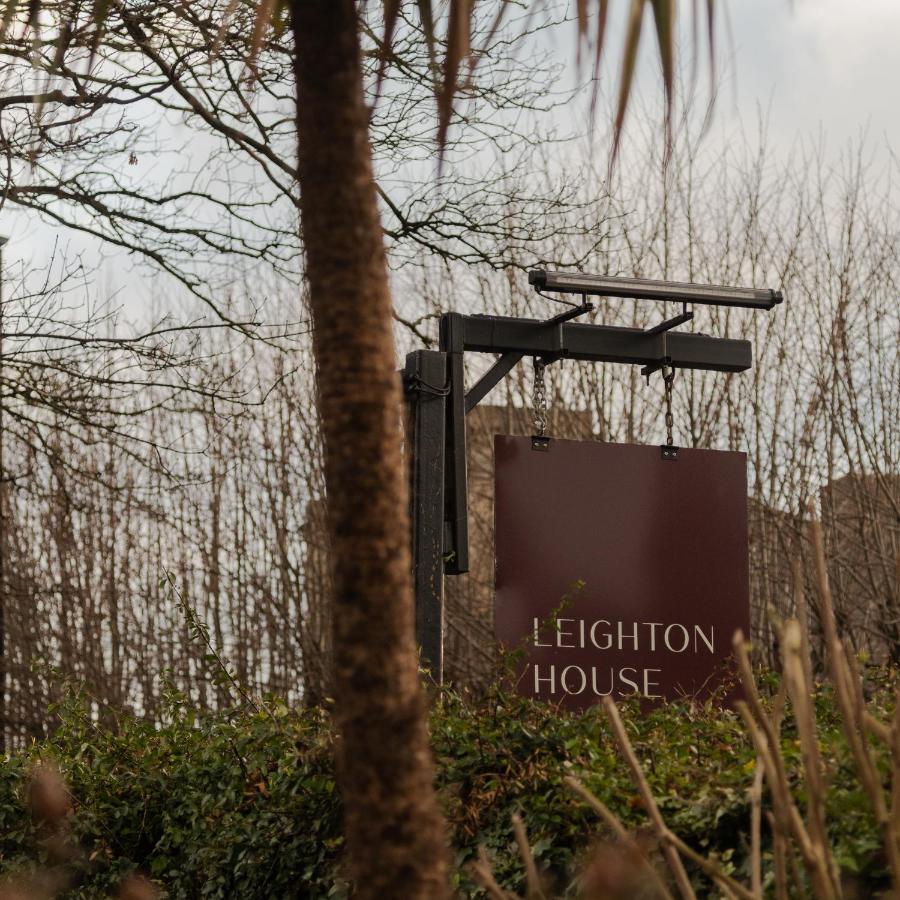 Leighton House - Boutique Guesthouse 바스 외부 사진 Leighton House sign