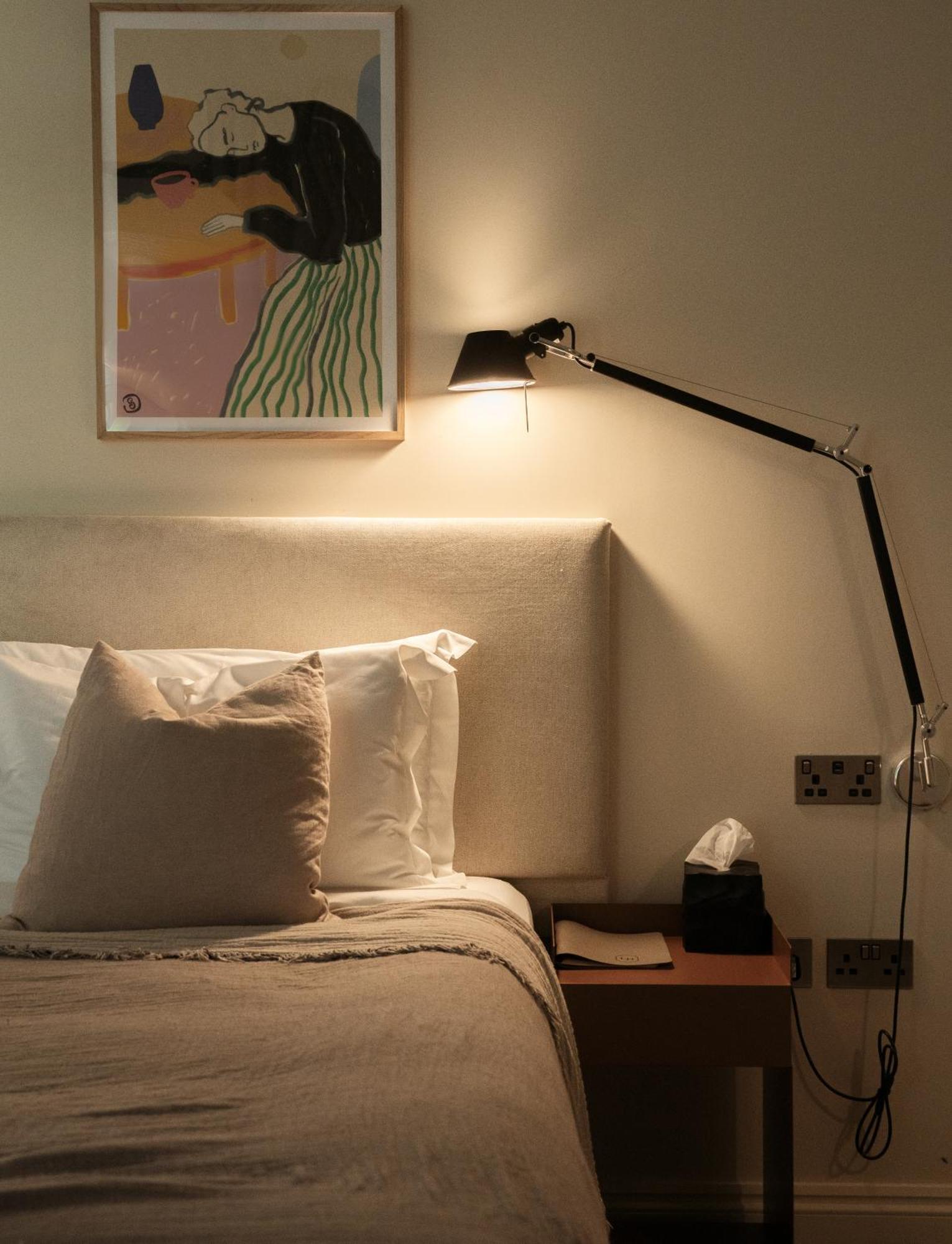 Leighton House - Boutique Guesthouse 바스 외부 사진 A wall-mounted lamp