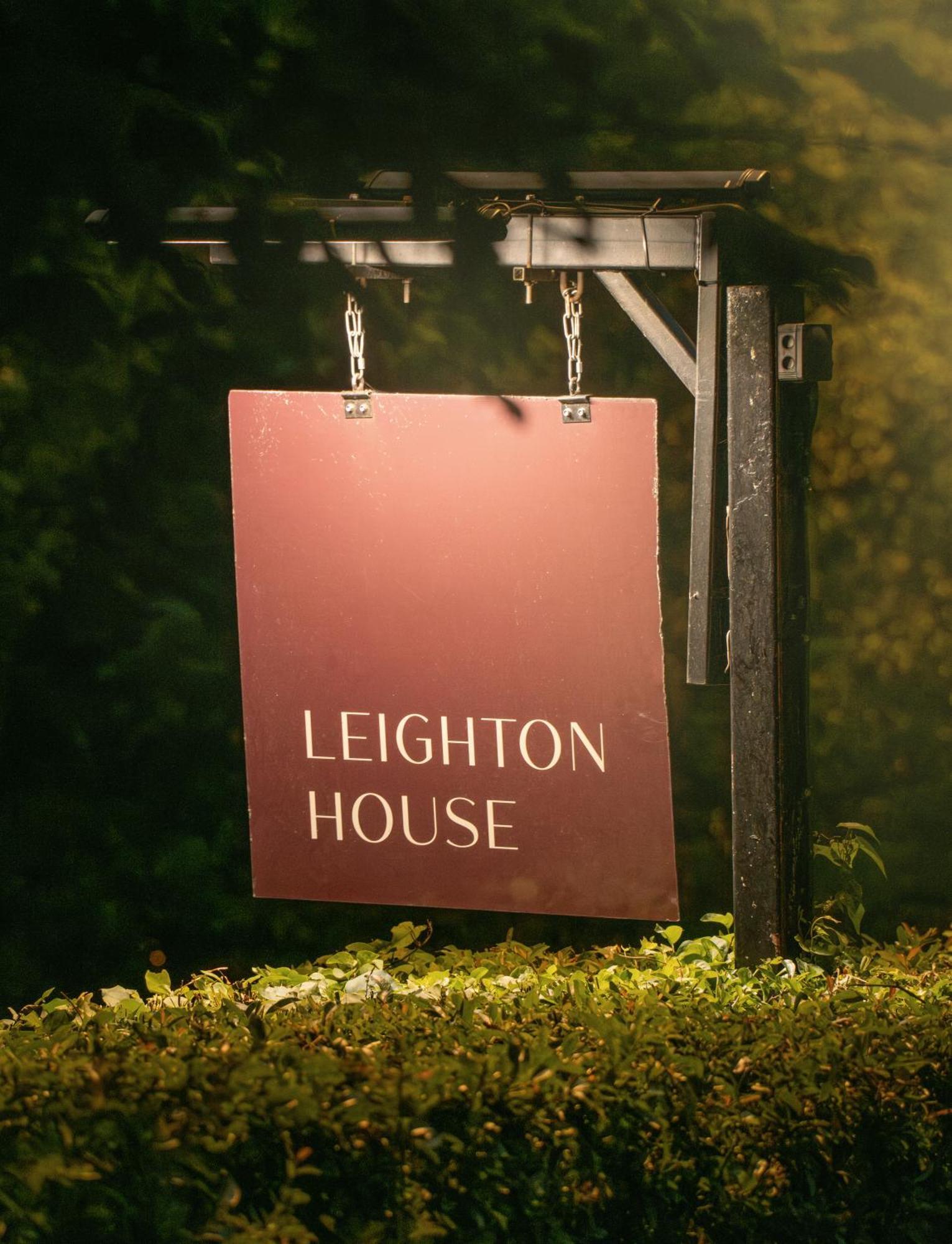 Leighton House - Boutique Guesthouse 바스 외부 사진 Leighton House sign