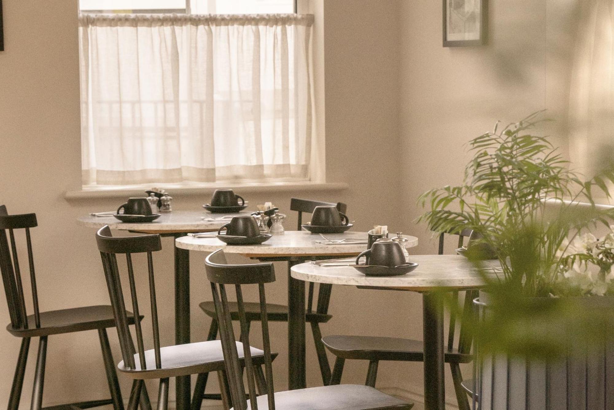 Leighton House - Boutique Guesthouse 바스 외부 사진 A tea room in Kyoto, Japan