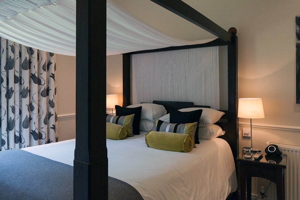 Leighton House - Boutique Guesthouse 바스 외부 사진 A bedroom at The Old parsonage