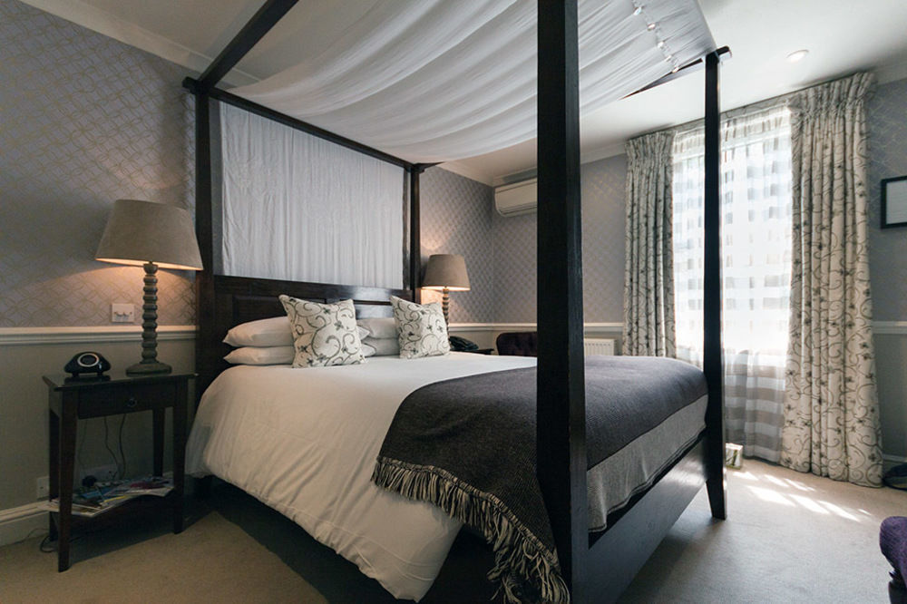 Leighton House - Boutique Guesthouse 바스 외부 사진 A bedroom at The Mitre