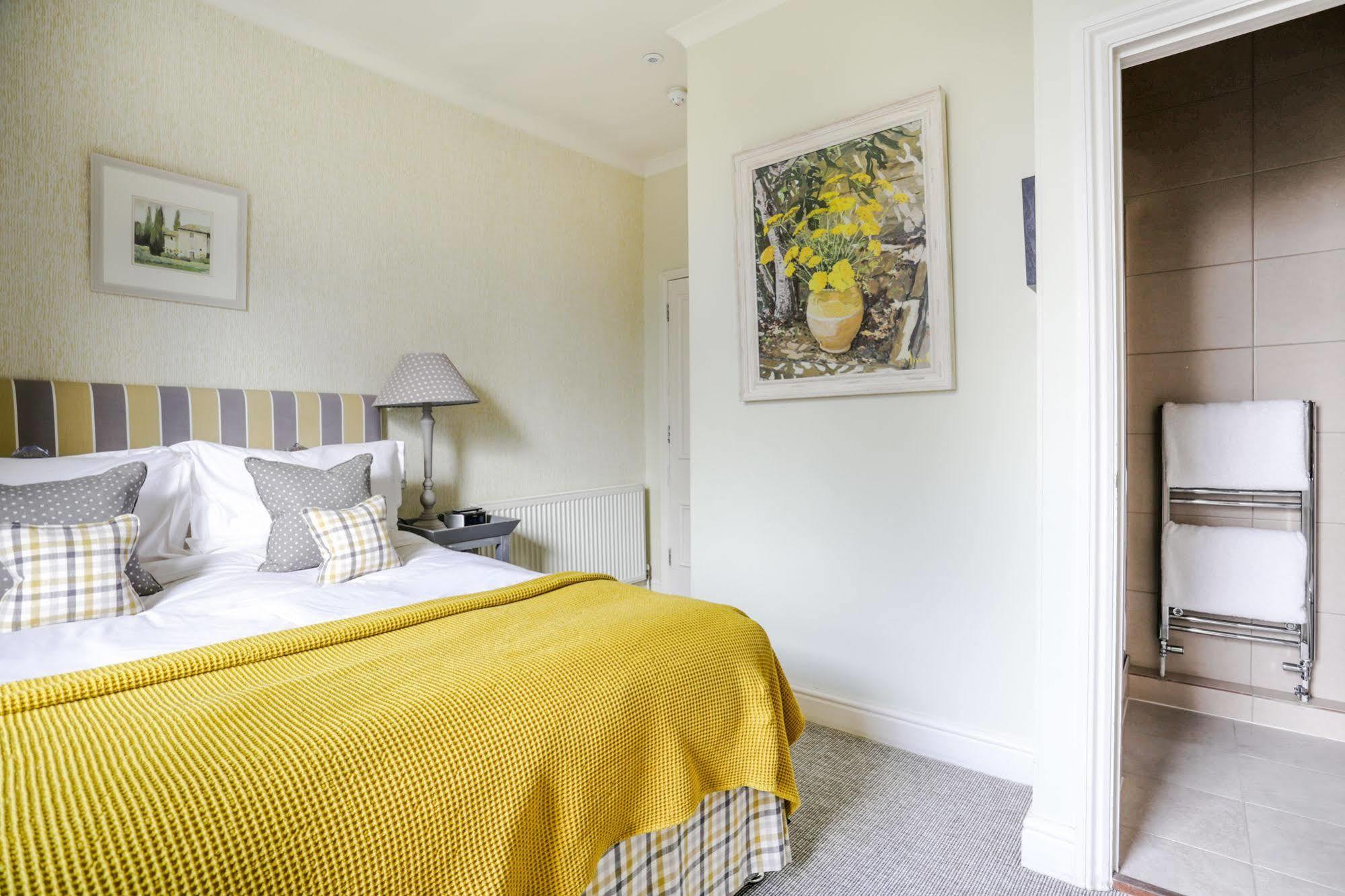 Leighton House - Boutique Guesthouse 바스 외부 사진 A bedroom at The Old parsonage